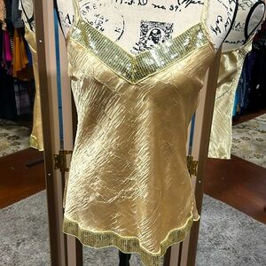 5 7 9 gold top size medium